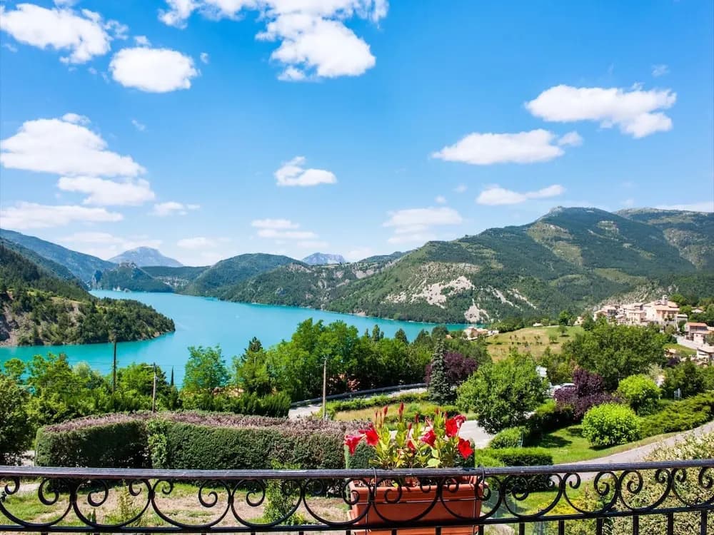 Holiday Home in Saint-julien-du-verdon With Garden - Miniature 6