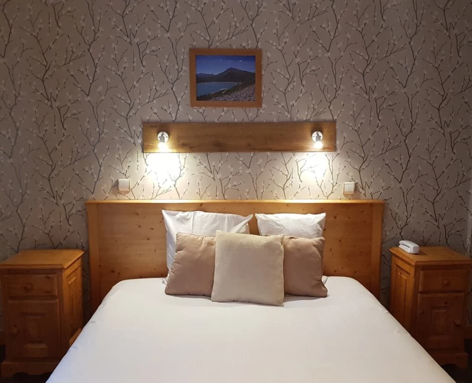 Savoy Hotel - Photo 2