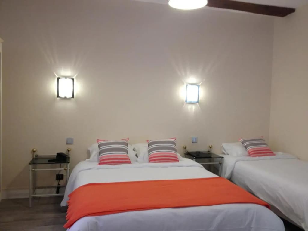 Hôtel Val De Loire - Photo 2