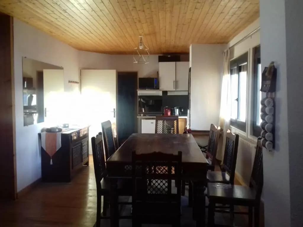 Appartement en loft 50m2 dans maison avec chambre en mezzanine et canapes lits dans salon - Photo 4