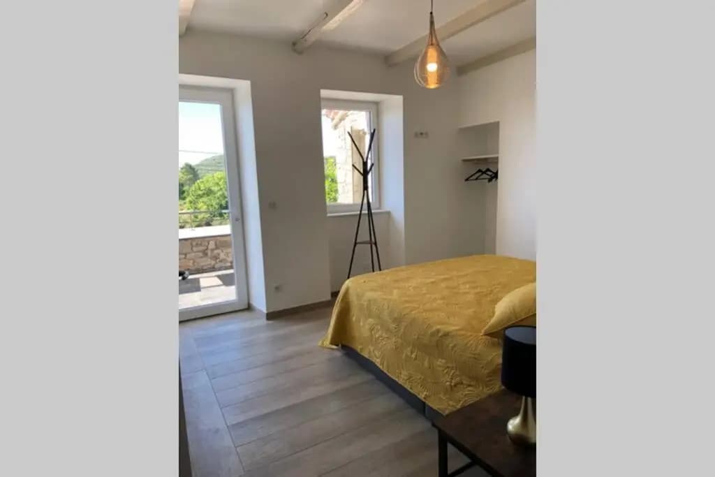 Maison de charme avec piscine couverte et 9000m2 - Photo 3