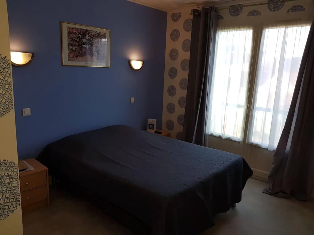 Hôtel Le Lyon Vert Commentry - Photo 5