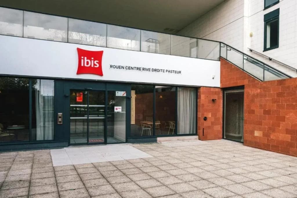 Ibis Rouen Centre Rive Droite Pasteur - Photo 1