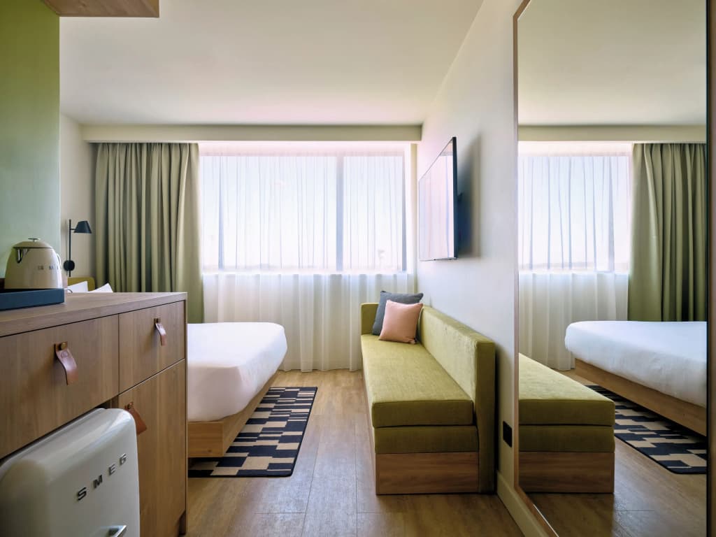 Hampton by Hilton Lyon Airport - Photo 4