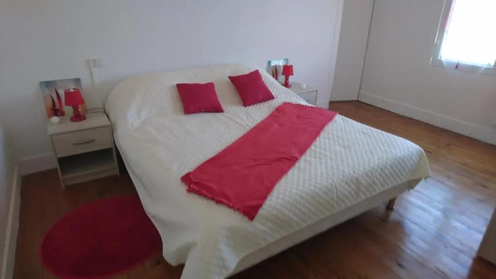 appartement de 79 m² à 500 mètres de la cure - Photo 3