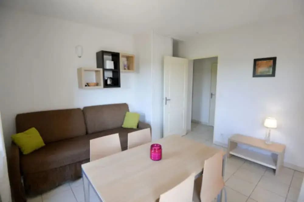 Apartment in Azille Near Lac de Jouarres - Photo 4