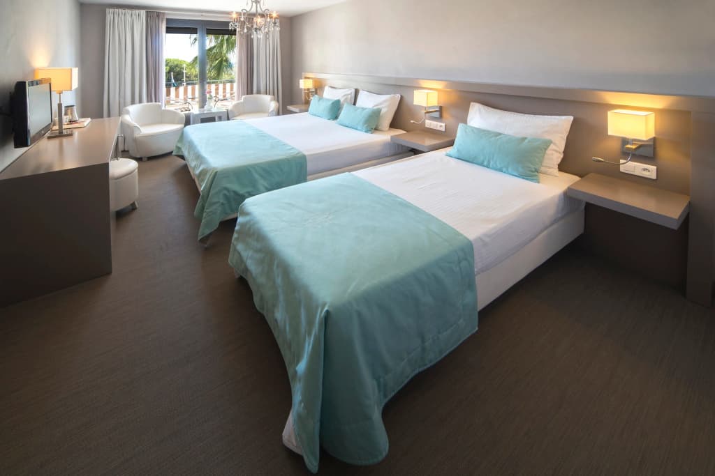 Van der Valk Hotel Le Catalogne Saint Aygulf - Photo 1
