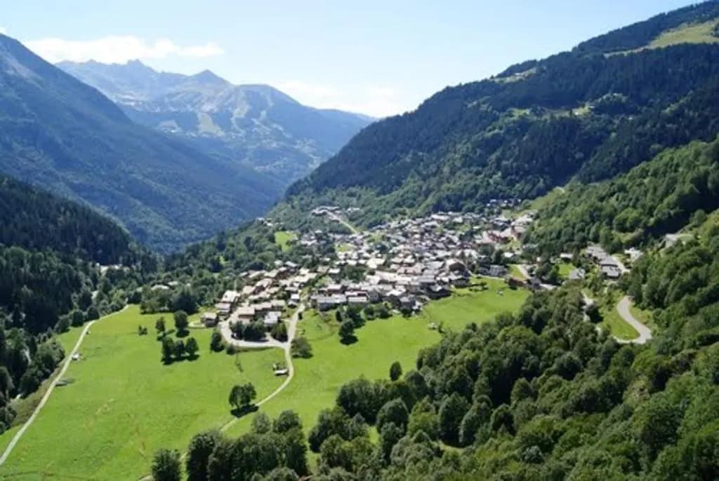 Appartement de 2 chambres a Champagny en Vanoise a 40 m des pistes avec jardin clos et wifi - Photo 2