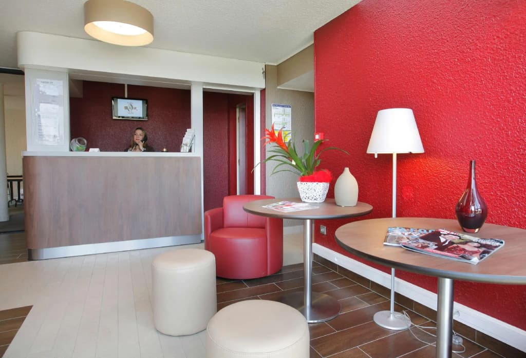 Sure Hotel by Best Western Valence Nord - Photo 2