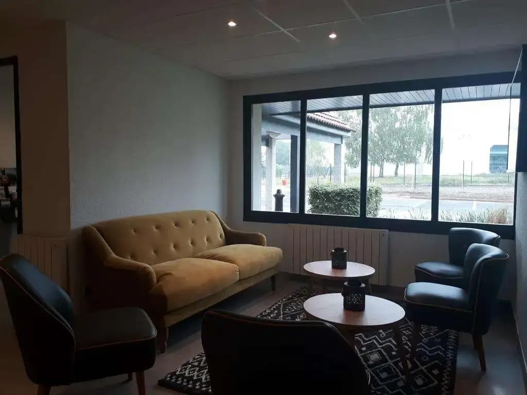 Brit Hotel Reims la Neuvillette - Miniature 8