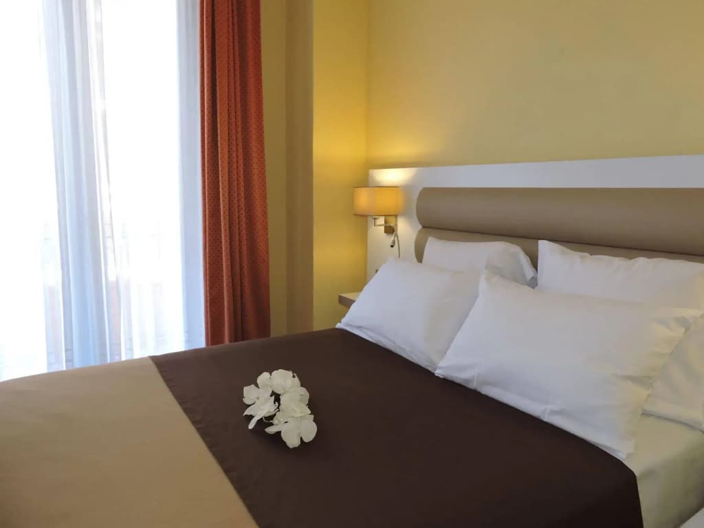 Hotel Regina Cannes - Photo 3