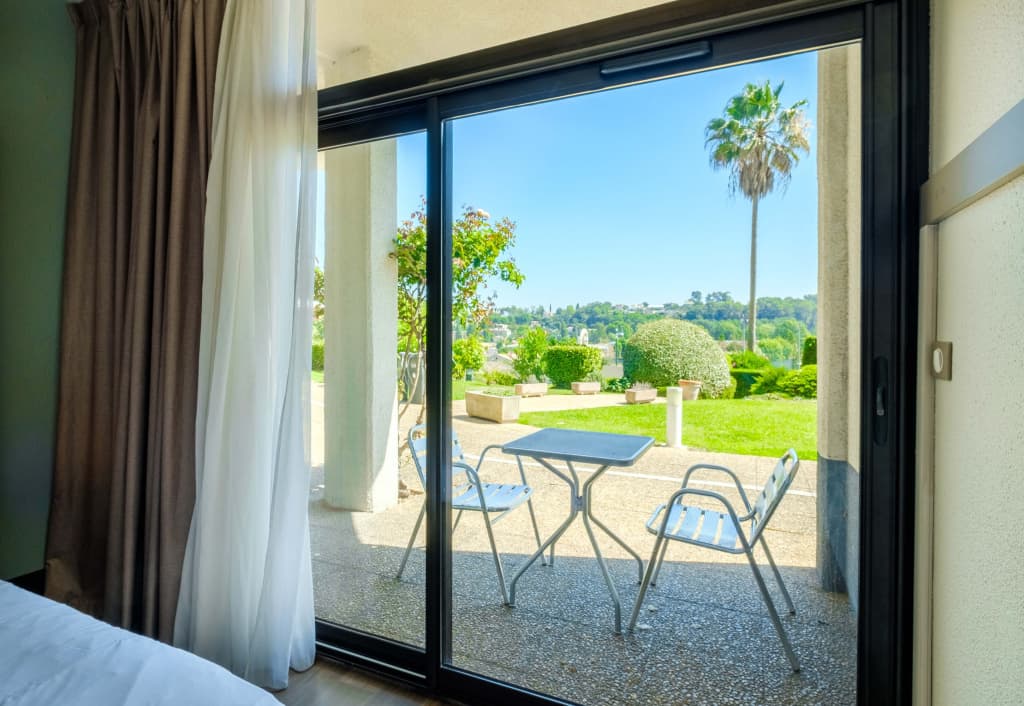 B&B HOTEL Villeneuve-Loubet Village - Miniature 8
