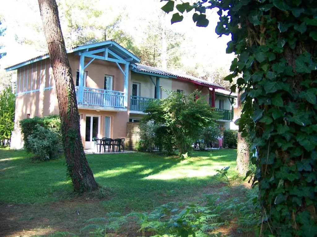 Jolie petite maison à Vieux Boucau avec piscine chauffée - Domaine du Golf de Pinsolle - Photo 2