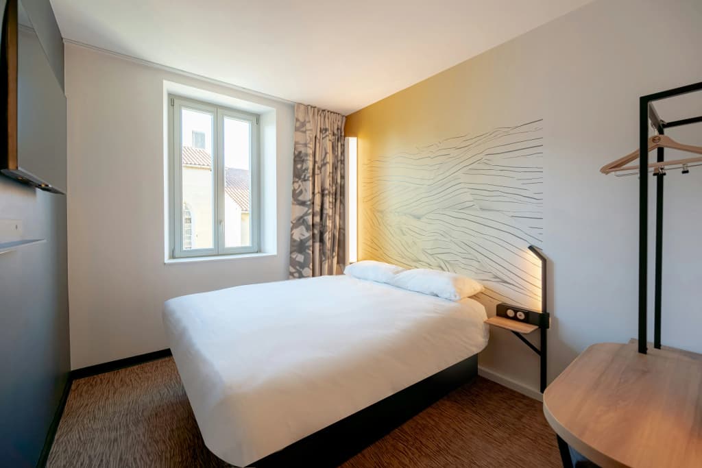 B&B HOTEL Toulon Centre Gare - Photo 4