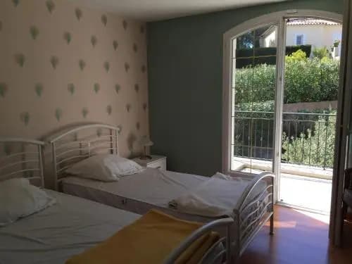 Belle villa à Saint Raphaël dans clos privé - Photo 3