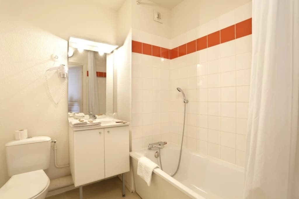 Comfort Suites Epernay - Miniature 7