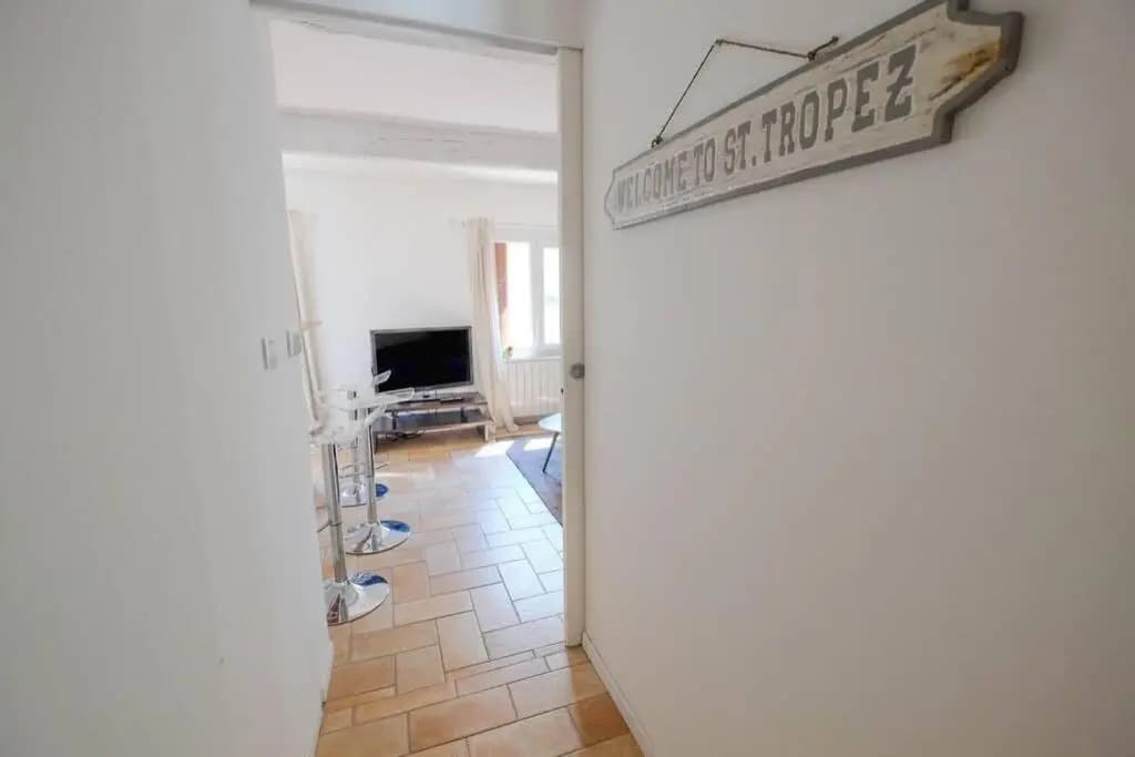 Appartement centre ville St Maxime, plage à pied - Photo 3