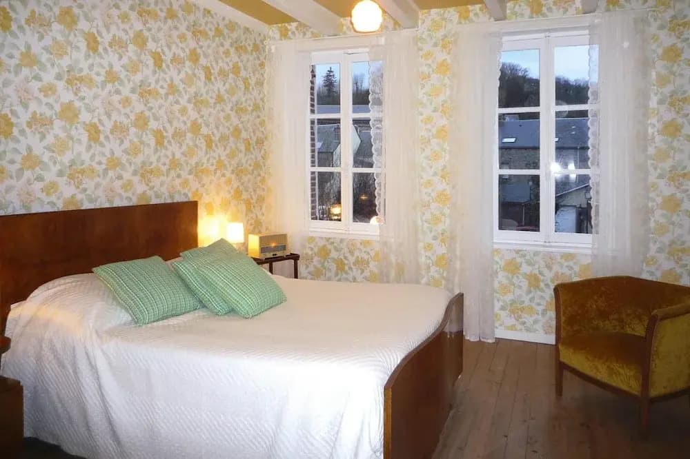 Charming House Near Alabaster Coast Beach - Photo 3