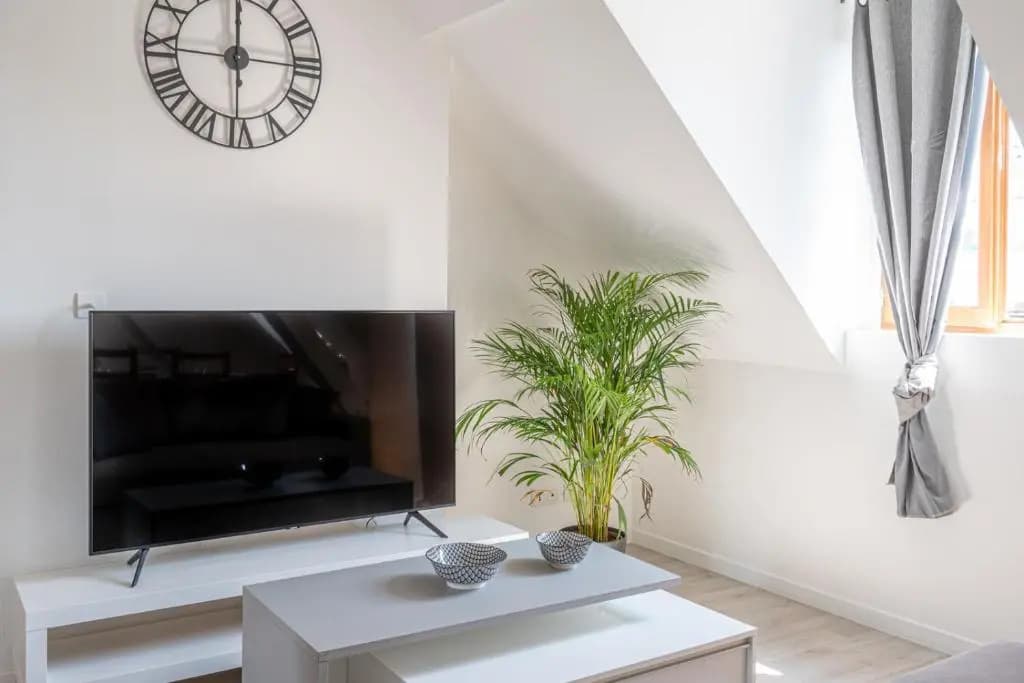 T3 Lumineux Proche Chateau Tout Equipé - Photo 3