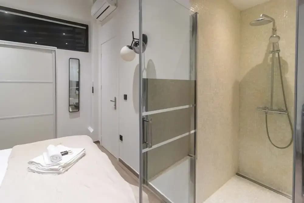 Sublime AC Apartment 3 Bedrooms Saint Germain - Miniature 6
