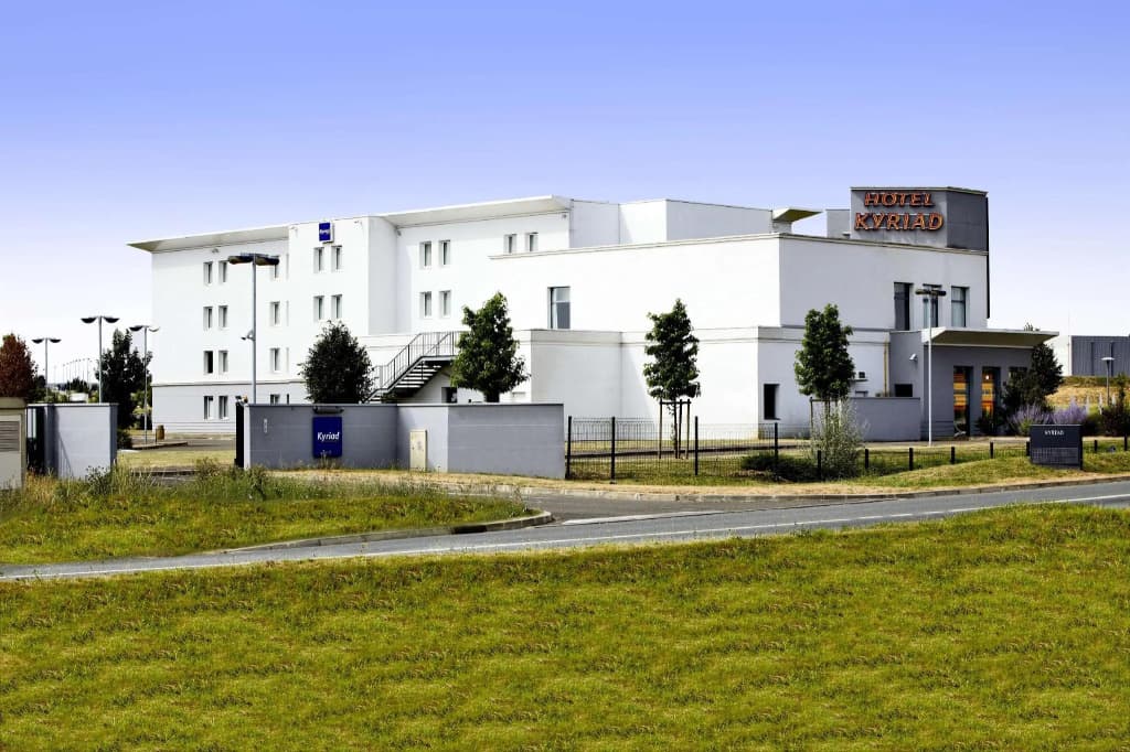 Mercure Chartres Est - Photo 1