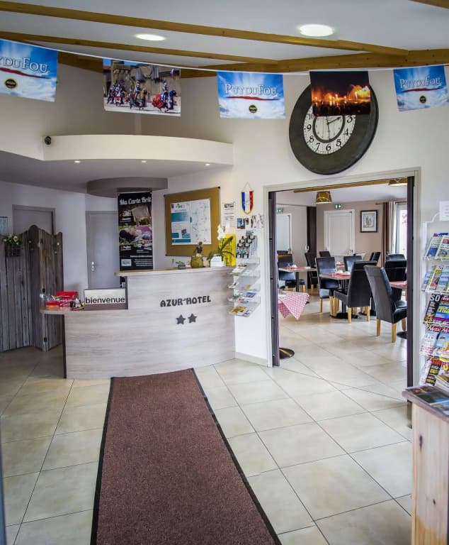 Brit Hotel Confort Azur Cholet Nord - Photo 2