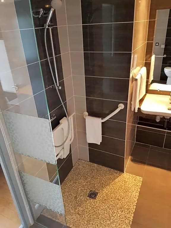 Hôtel Restaurant Les Bruyères - Photo 5