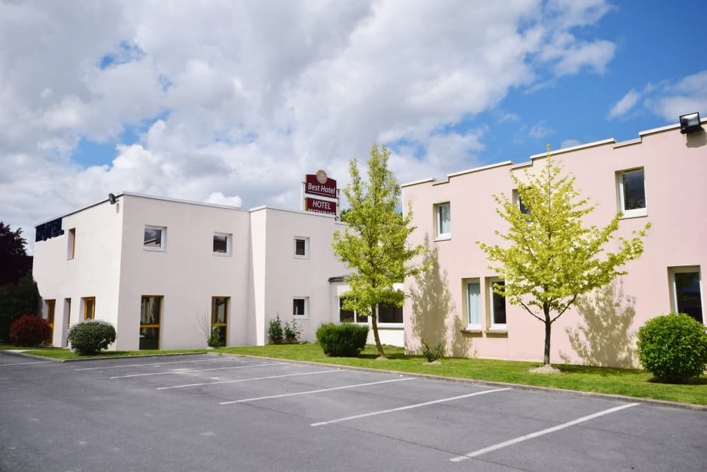 Brit Hotel Reims La Pompelle - Photo 1