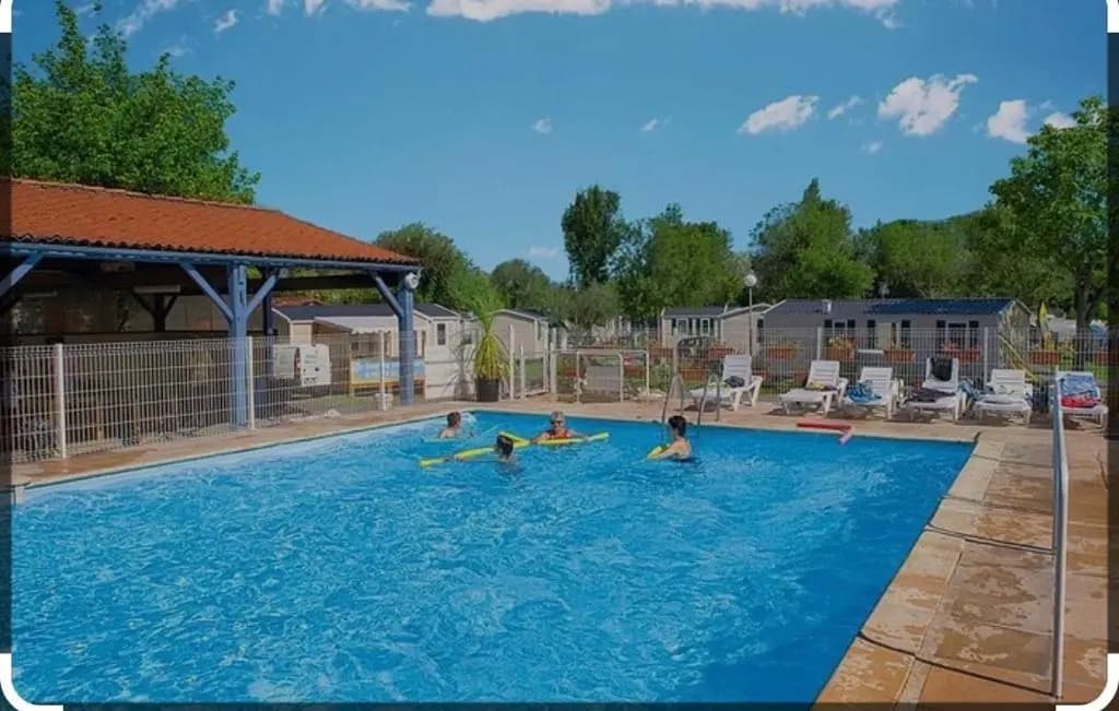 Mobilhome 6 personnes - Miniature 7