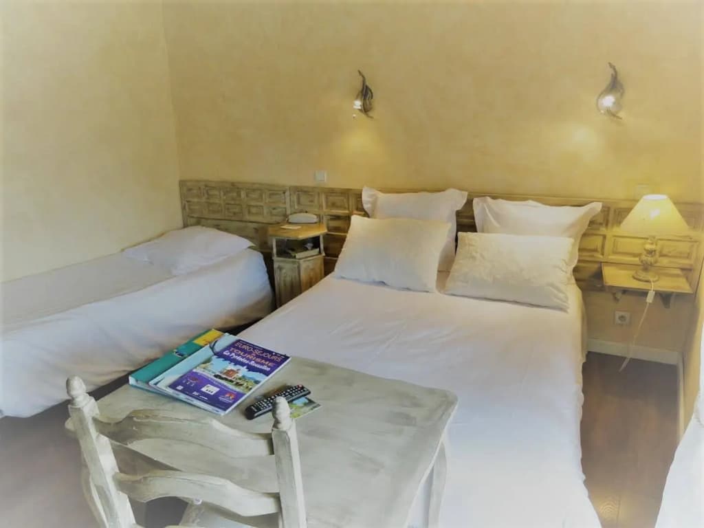 Hotel Planes - Photo 3