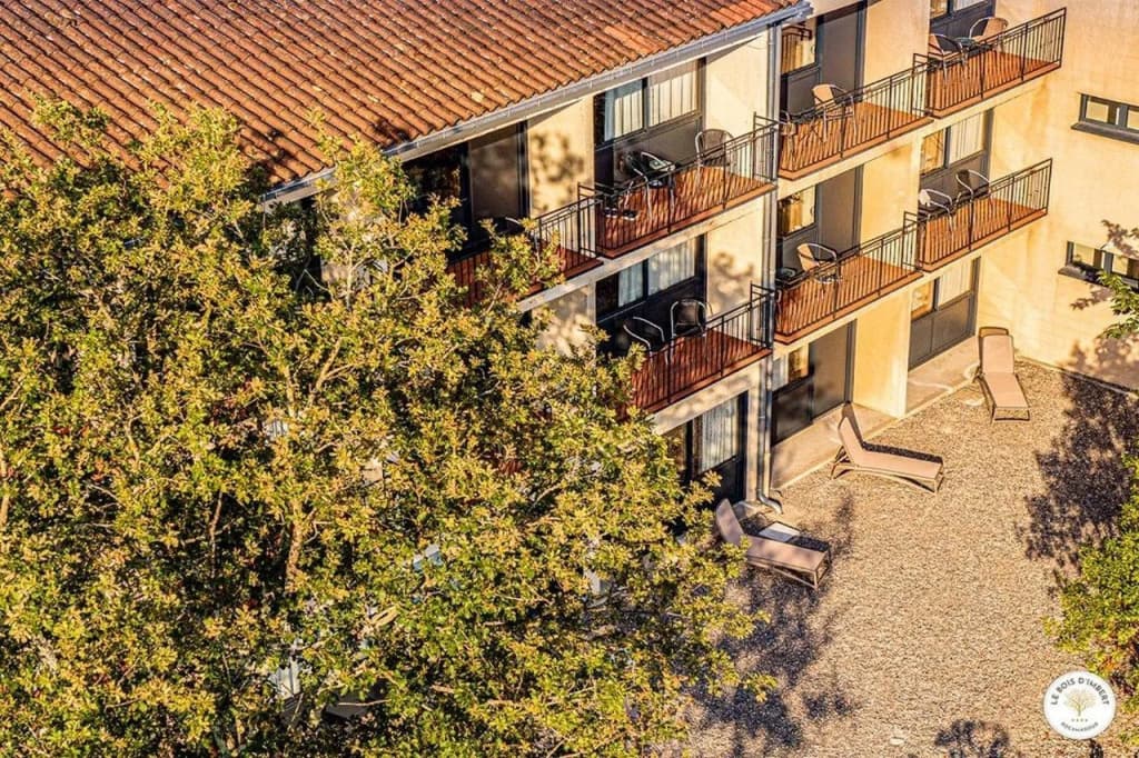 Hôtel Le Bois d’Imbert - Photo 1