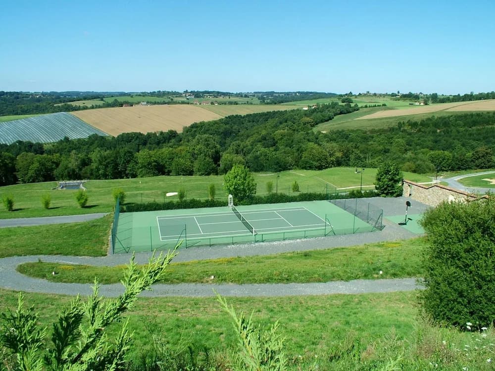 Elegant Villa in Saint-medard - Photo 5