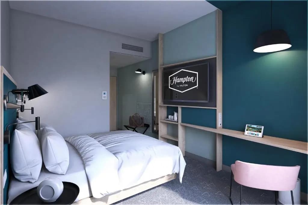 Hampton by Hilton Tours Centre - Miniature 6