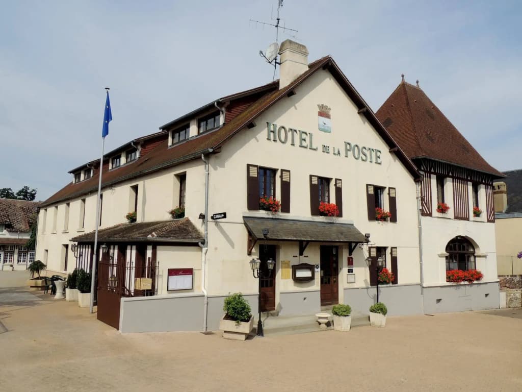 Hôtel de La Poste - Photo 1
