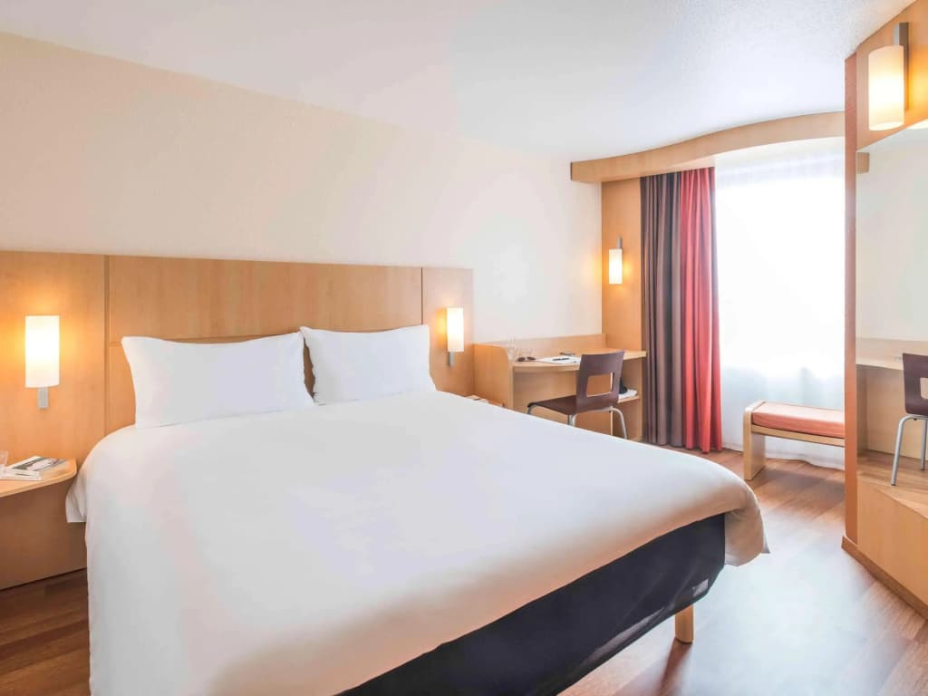 ibis Nantes Centre Tour Bretagne - Photo 2