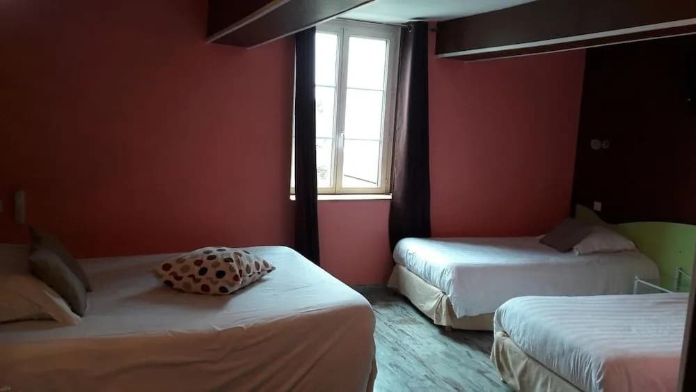 Hostellerie du Lion d'Or - Photo 2