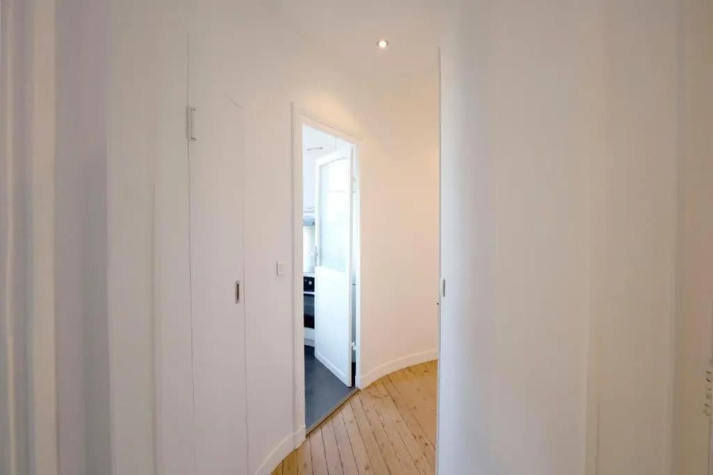 Place Saint Michel Apartment - Miniature 8