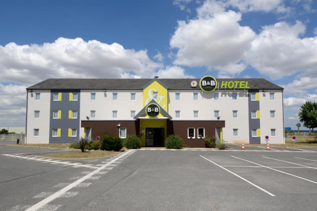 B&B HOTEL Bourges (1) - Photo 1