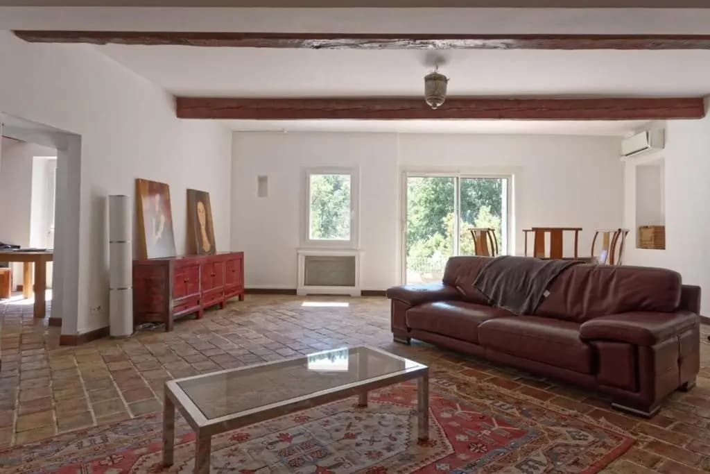 Charming farmhouse in a quiet area with a parking in the courtyard - Photo 3