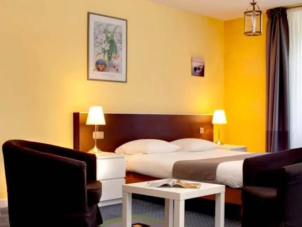 Hotel Le Tronçais - Photo 4