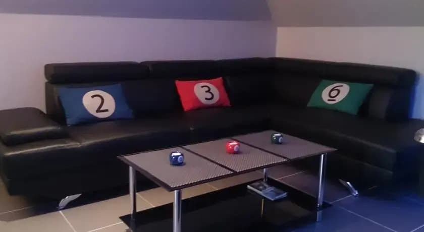 Au Numéro 8 - Photo 1