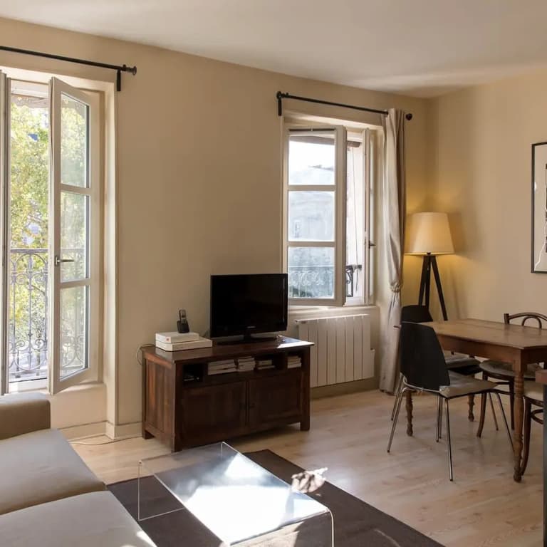 Rivoli Market I Comfortable 1 Bed Apt Near Hotel de Ville - Photo 2