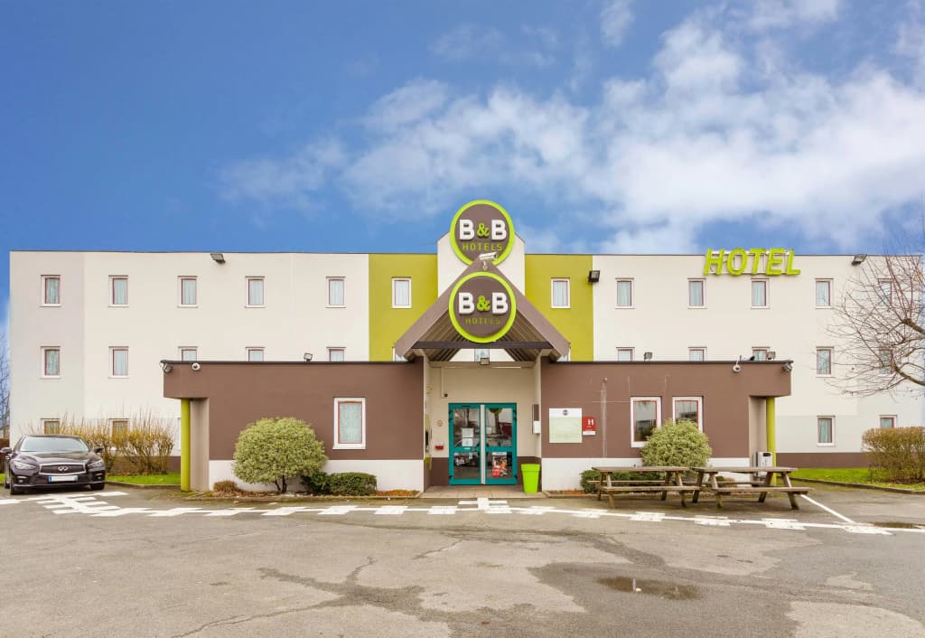 B&B HOTEL Tours Nord 2 La petit Arche - Photo 1