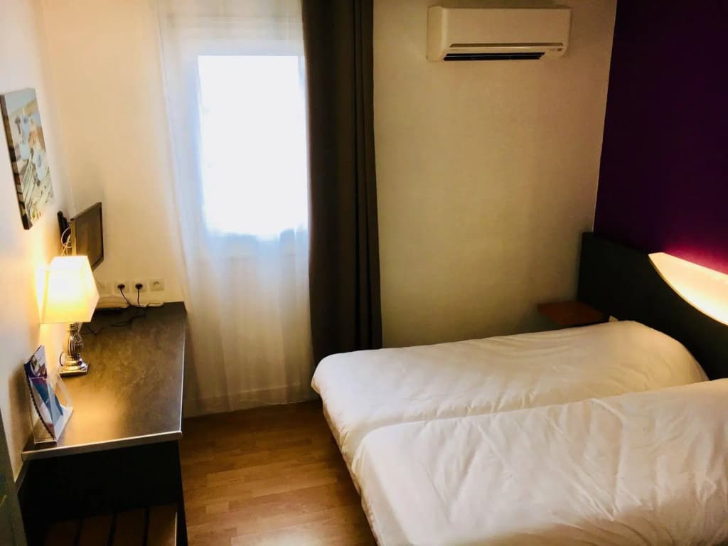 L'Hôtel Le Marais Romilly Sur Seine Centre - Photo 3
