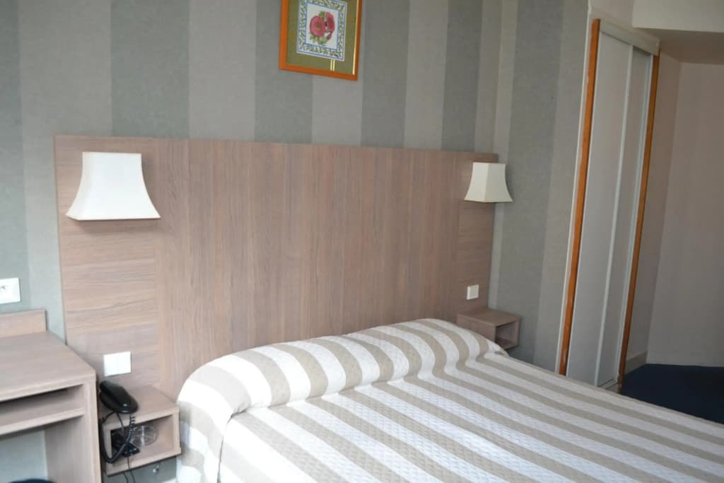 Hotel Royal Bergere - Photo 3