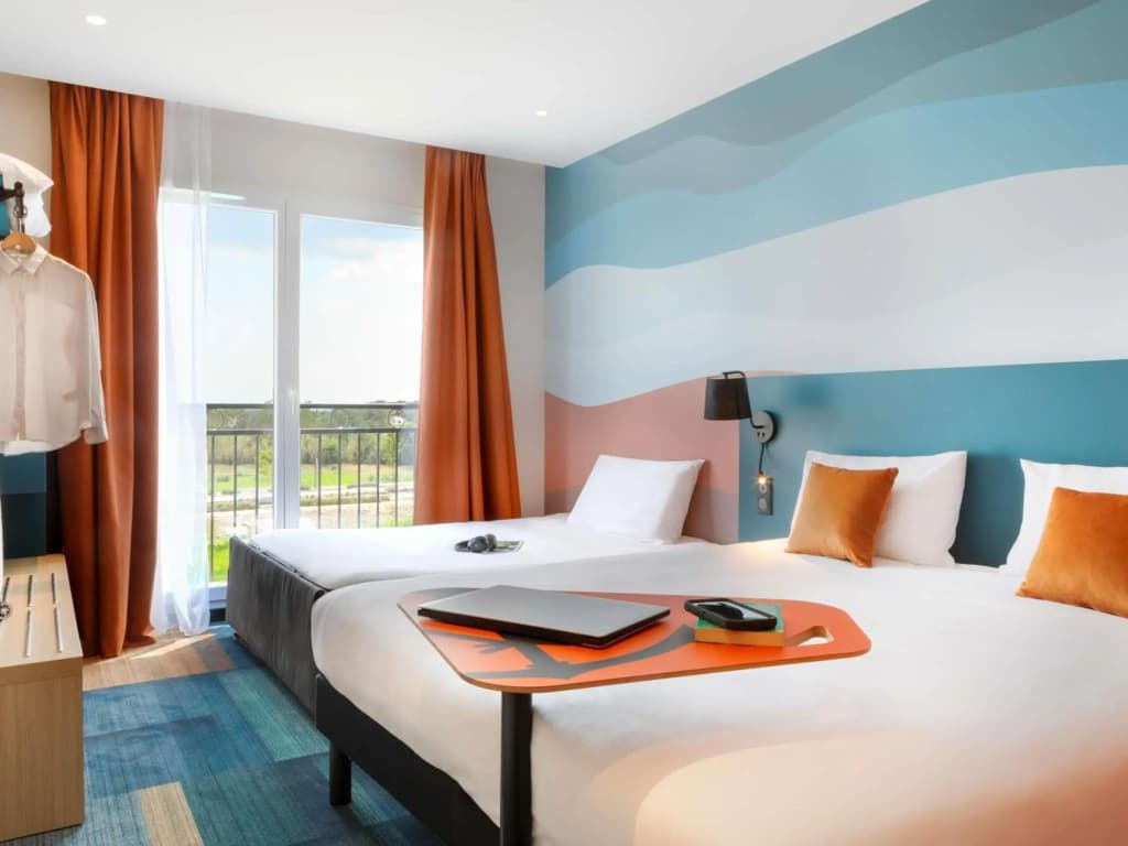 Ibis Styles Miramas - Provence - Photo 1