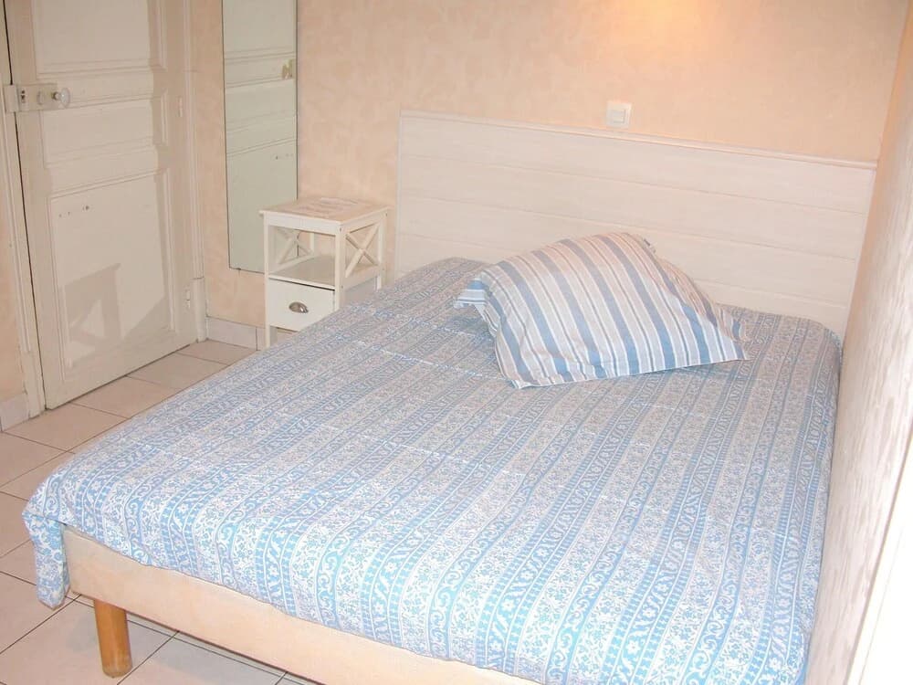 Studio in Néris-les-bains, With Wonderful City View, Enclosed Garden and Wifi - Photo 2