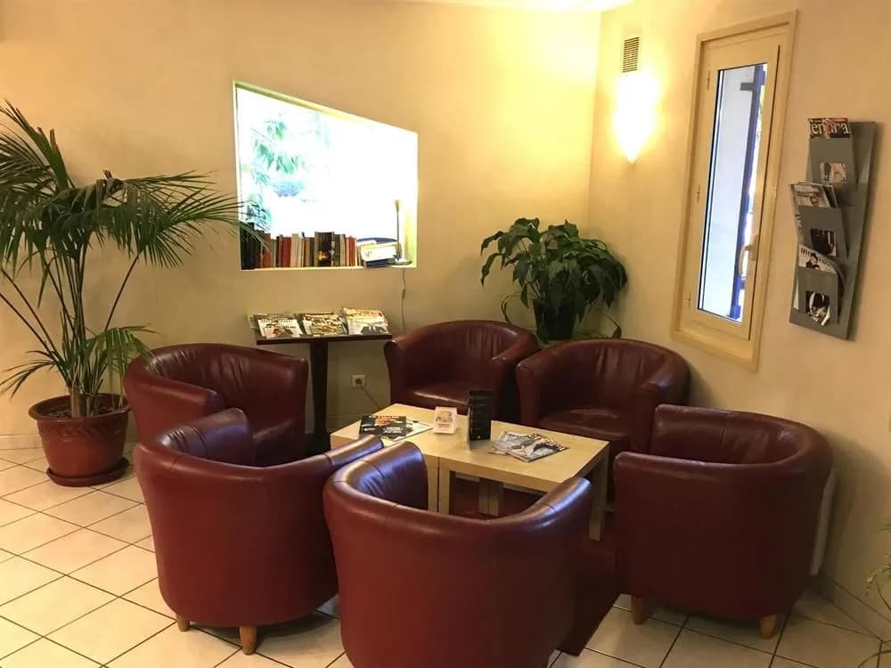 Comfort Hotel Grenoble Meylan - Photo 2