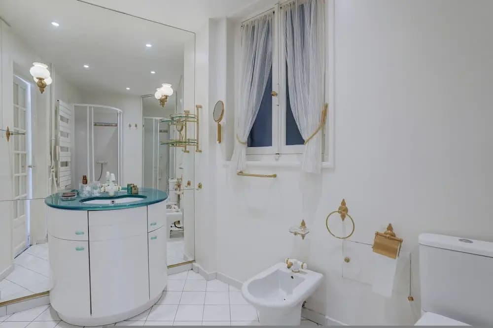 Passy Glow 2BR Home in the 16th Arrondissement - Miniature 7
