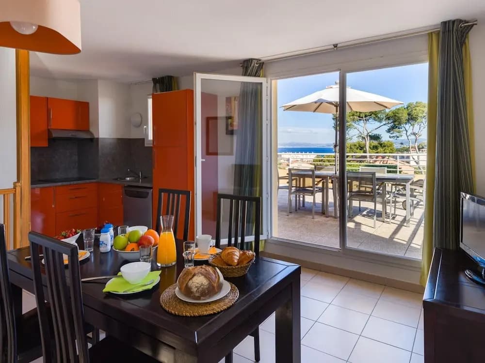 Apartment in Le Brusc Near Sandy Beach - Photo 5
